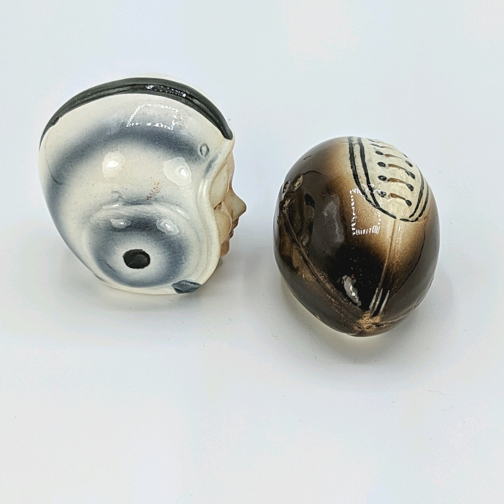 Football and Player w/Helmet S & P Shakers Japan - Picture 4 of 6